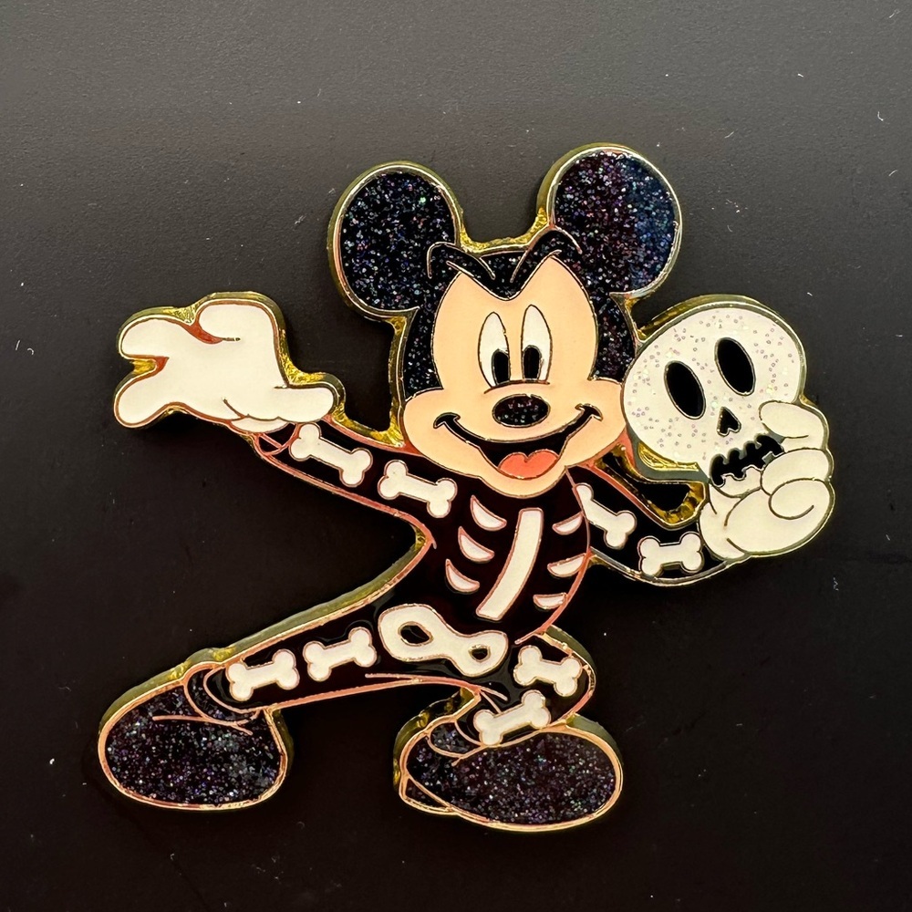BaubleBar x Disney Mickey Trick Treat Pin NWT